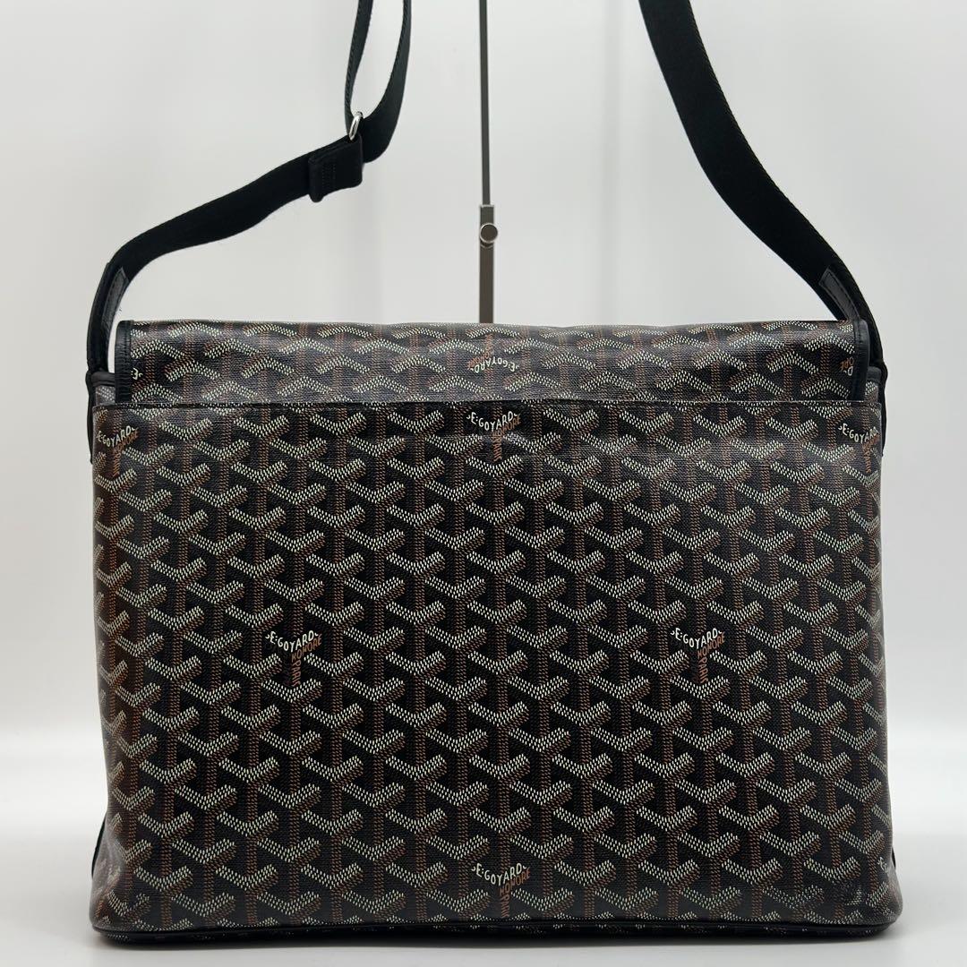 Goyard Capet Chien MM Messenger Monogram Shoulder — view 3