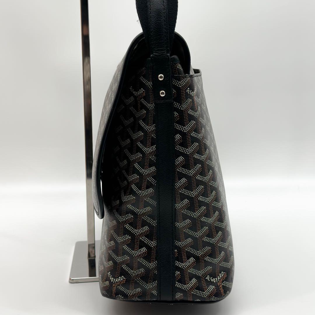 Goyard Capet Chien MM Messenger Monogram Shoulder — view 5