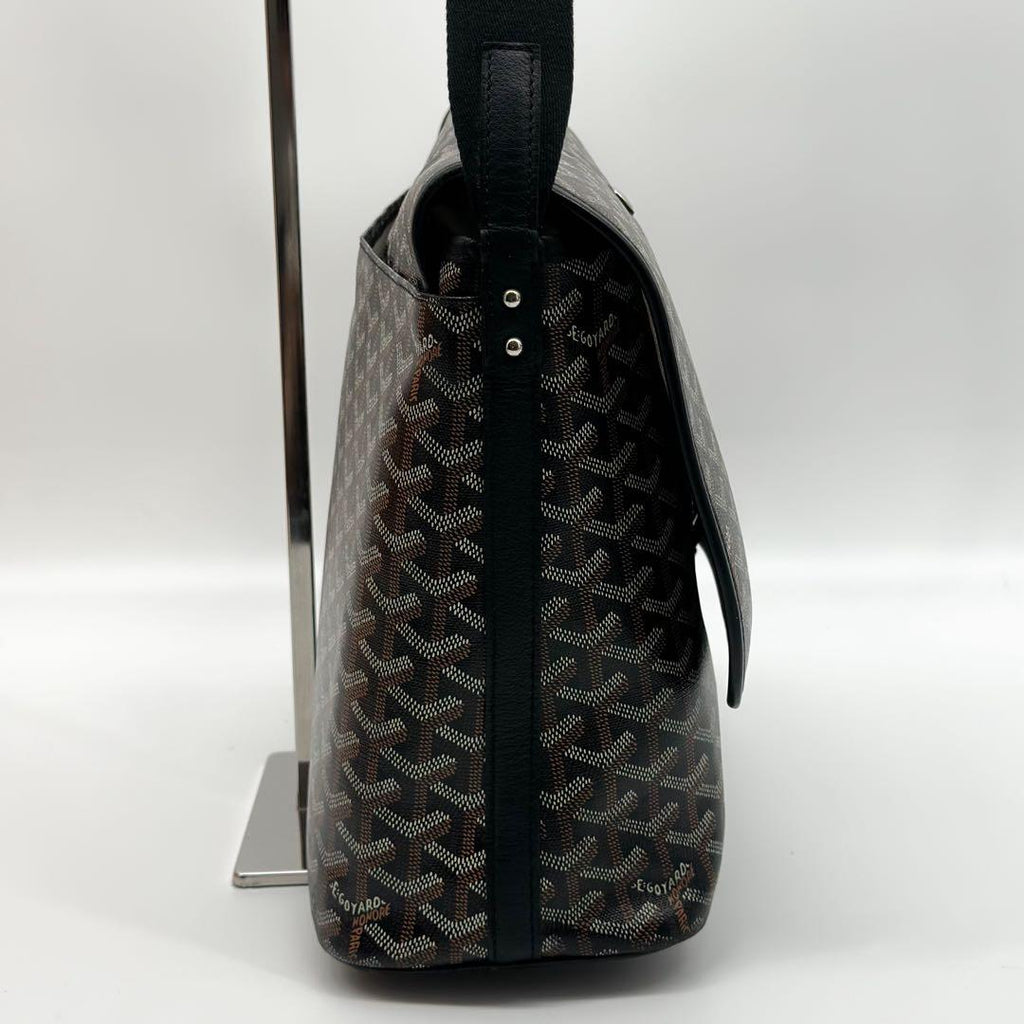 Goyard Capet Chien MM Messenger Monogram Shoulder — view 6