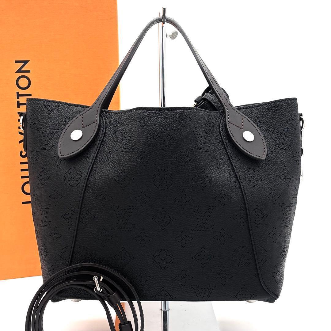 Louis Vuitton Mahina Hina PM Shoulder Bag Black — view 2