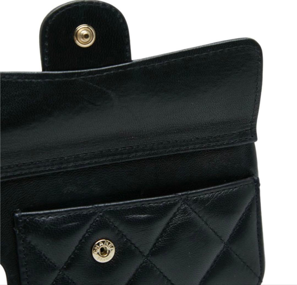 Chanel Quilted Chain Shoulder Bag iPhone — view 5