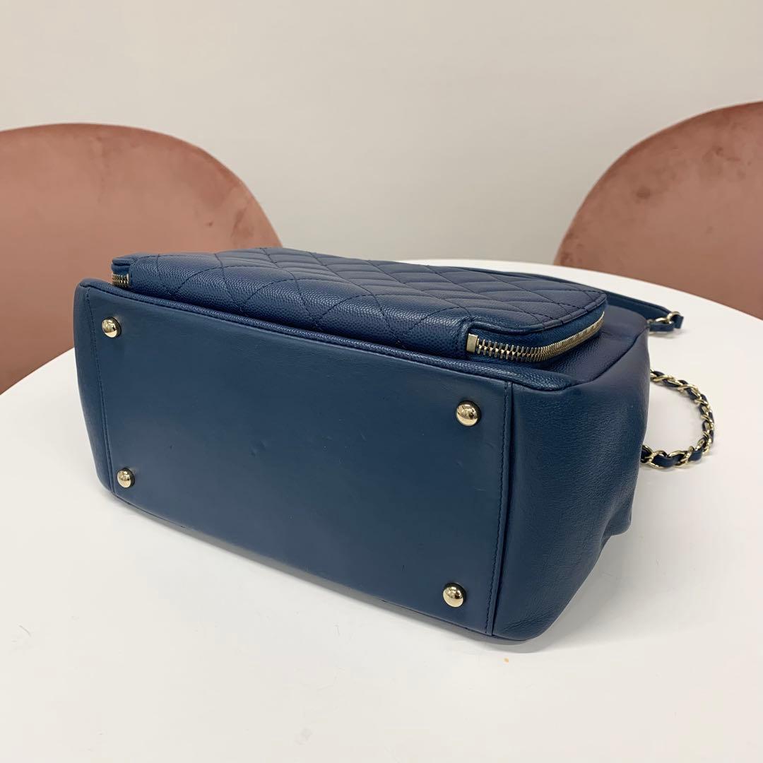 Chanel Business Affinity CC Logo Shoulder Bag — view 4