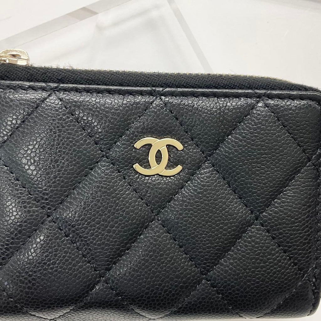 Chanel Caviar Leather CC Logo Quilted Classic Trifold Wallet — view 4
