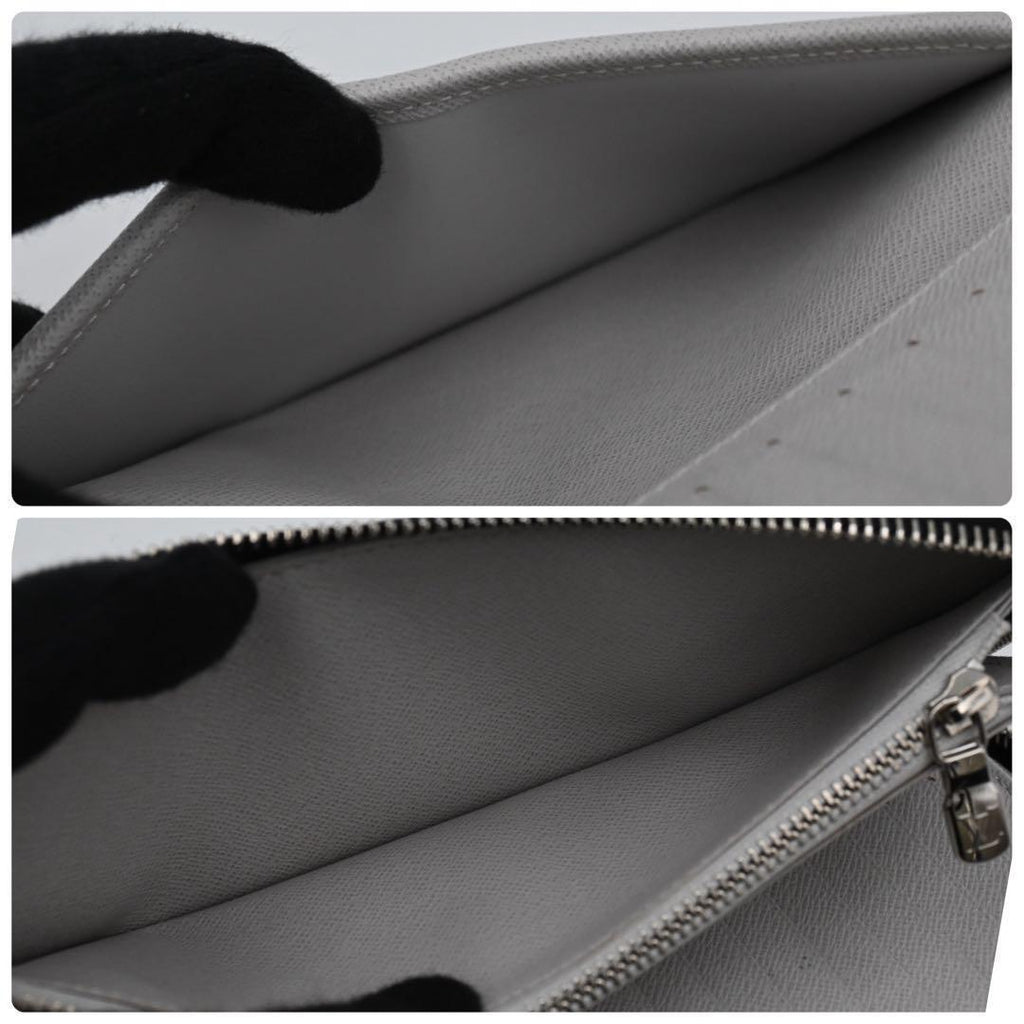Louis Vuitton Taigarama Vertical Wallet Antarctica — view 6