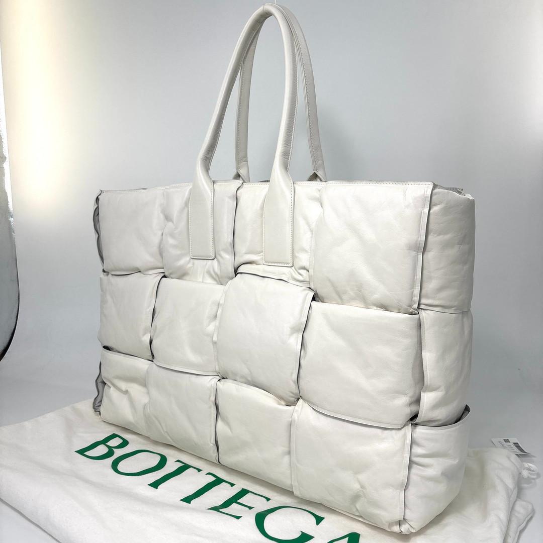 Bottega Veneta Maxi Intrecciato Padded Calf Tote — view 2