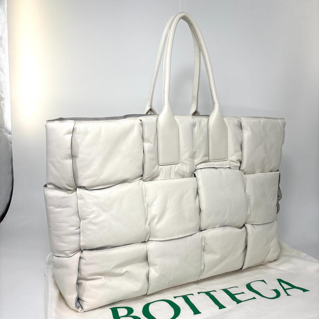 Bottega Veneta Maxi Intrecciato Padded Calf Tote — view 3