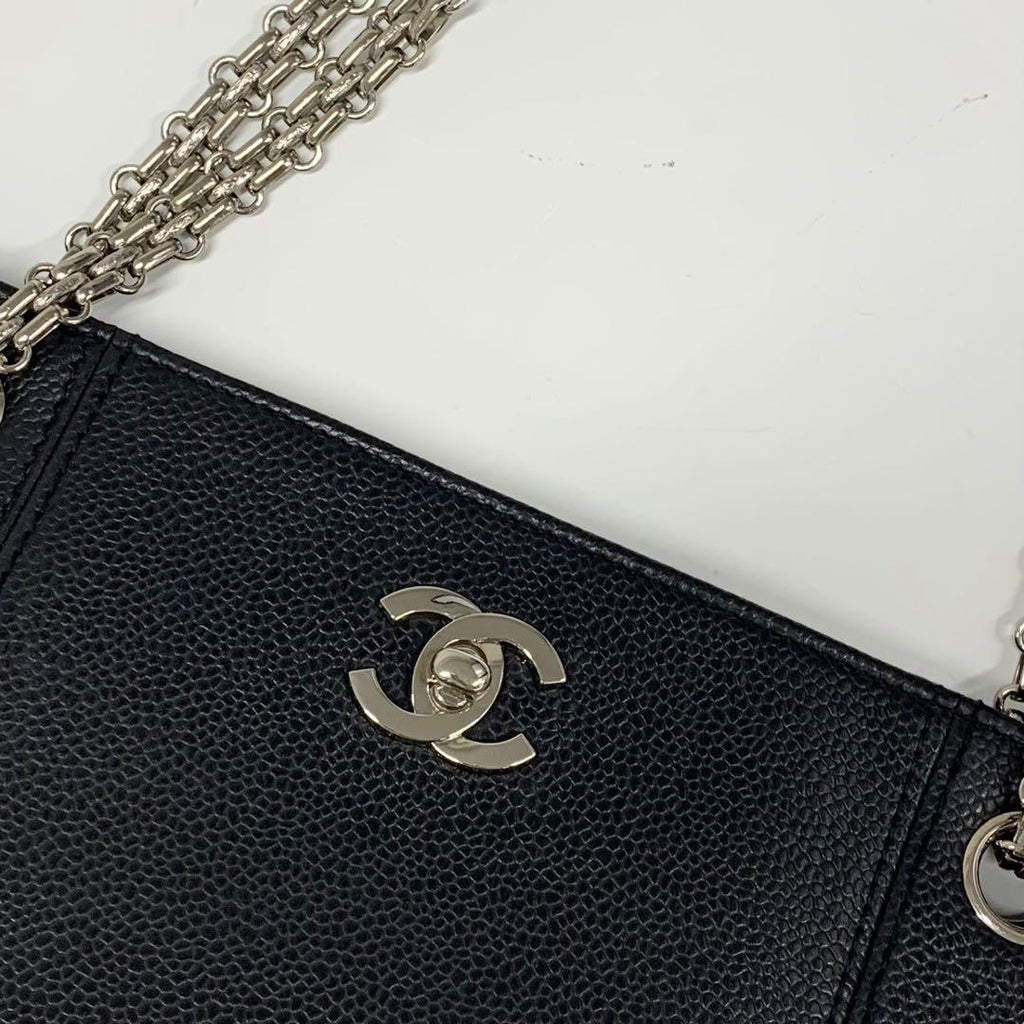 Chanel Caviar Leather CC Logo Chain Tote Black — view 4