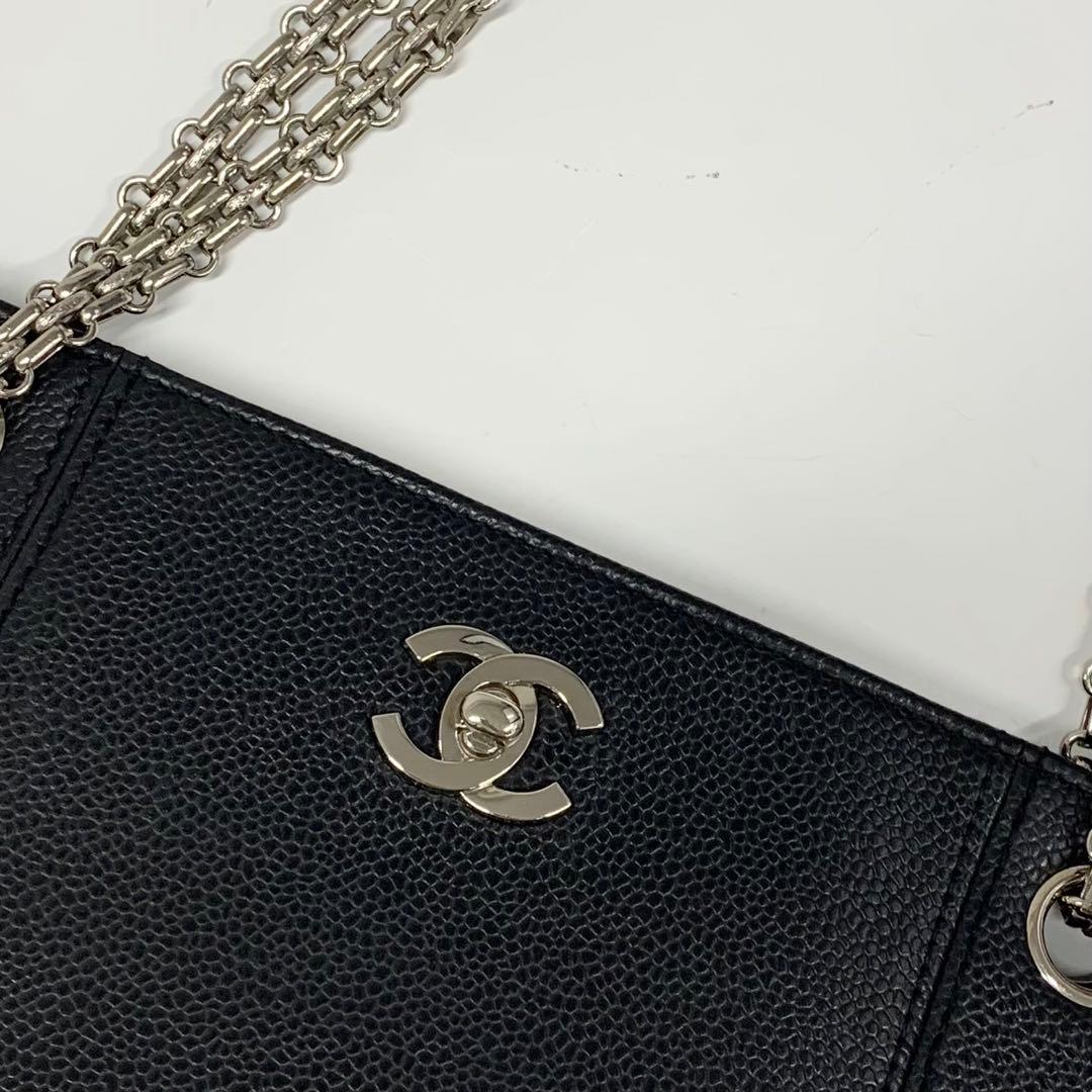 Chanel Caviar Leather CC Logo Chain Tote Black — view 4