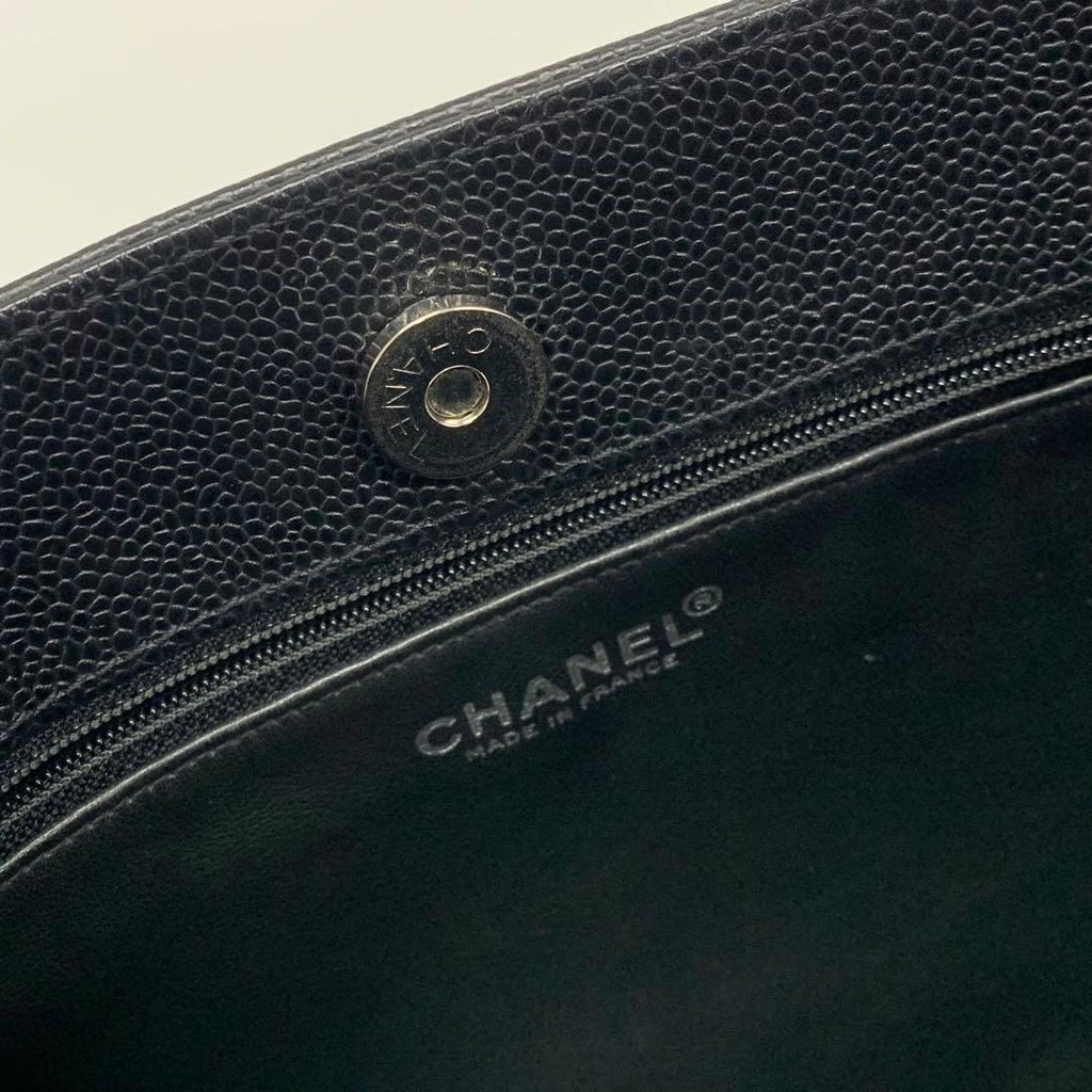 Chanel Caviar Leather CC Logo Chain Tote Black — view 6