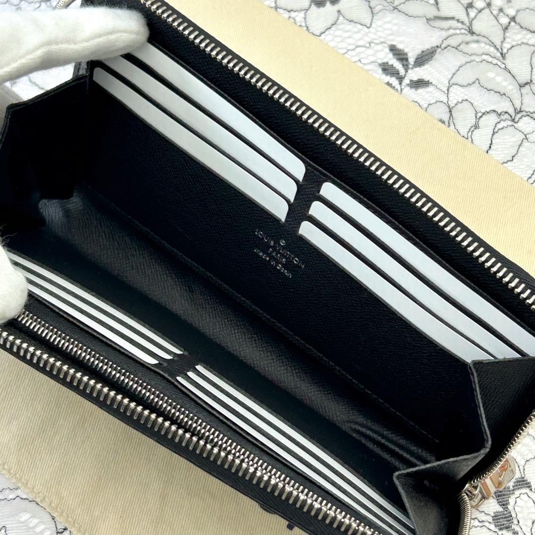 Louis Vuitton Taiga Zippy Dragonne Wallet — view 6