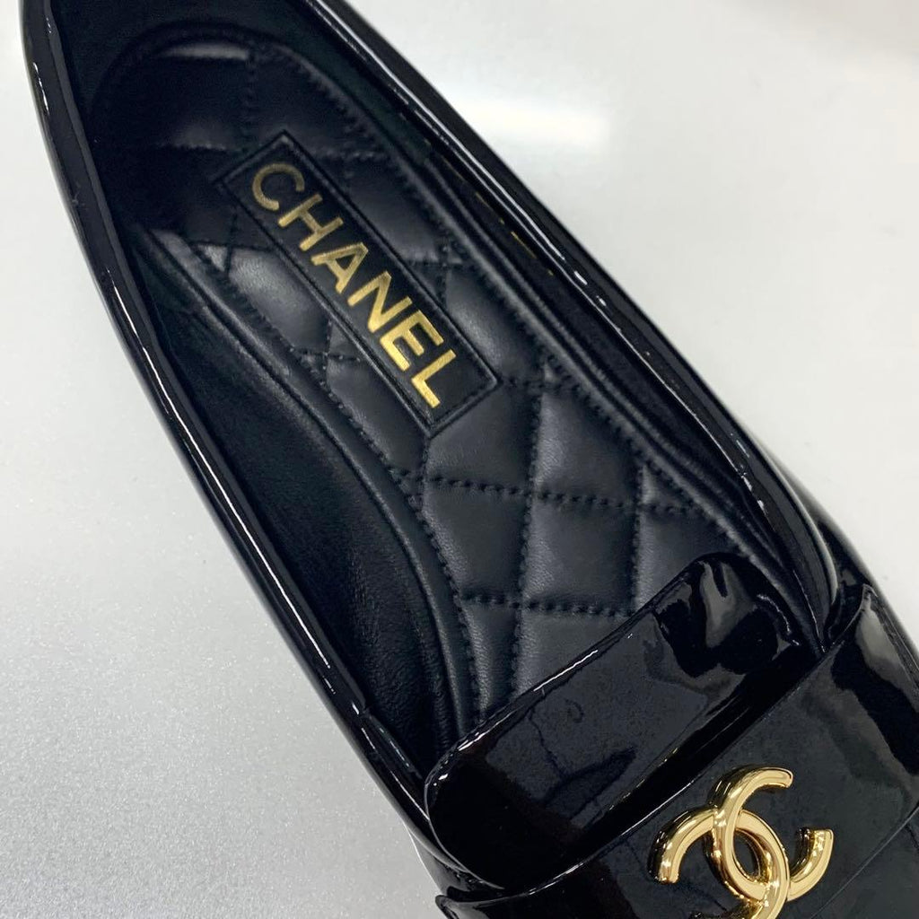 Chanel CC Logo Patent Loafers Black — view 7