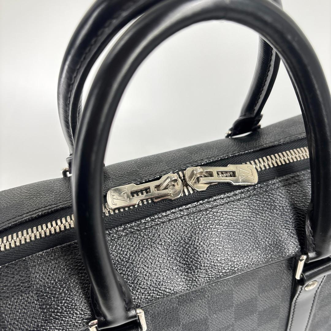 Louis Vuitton Damier Graphite Porte Documents Voyage GM — view 7