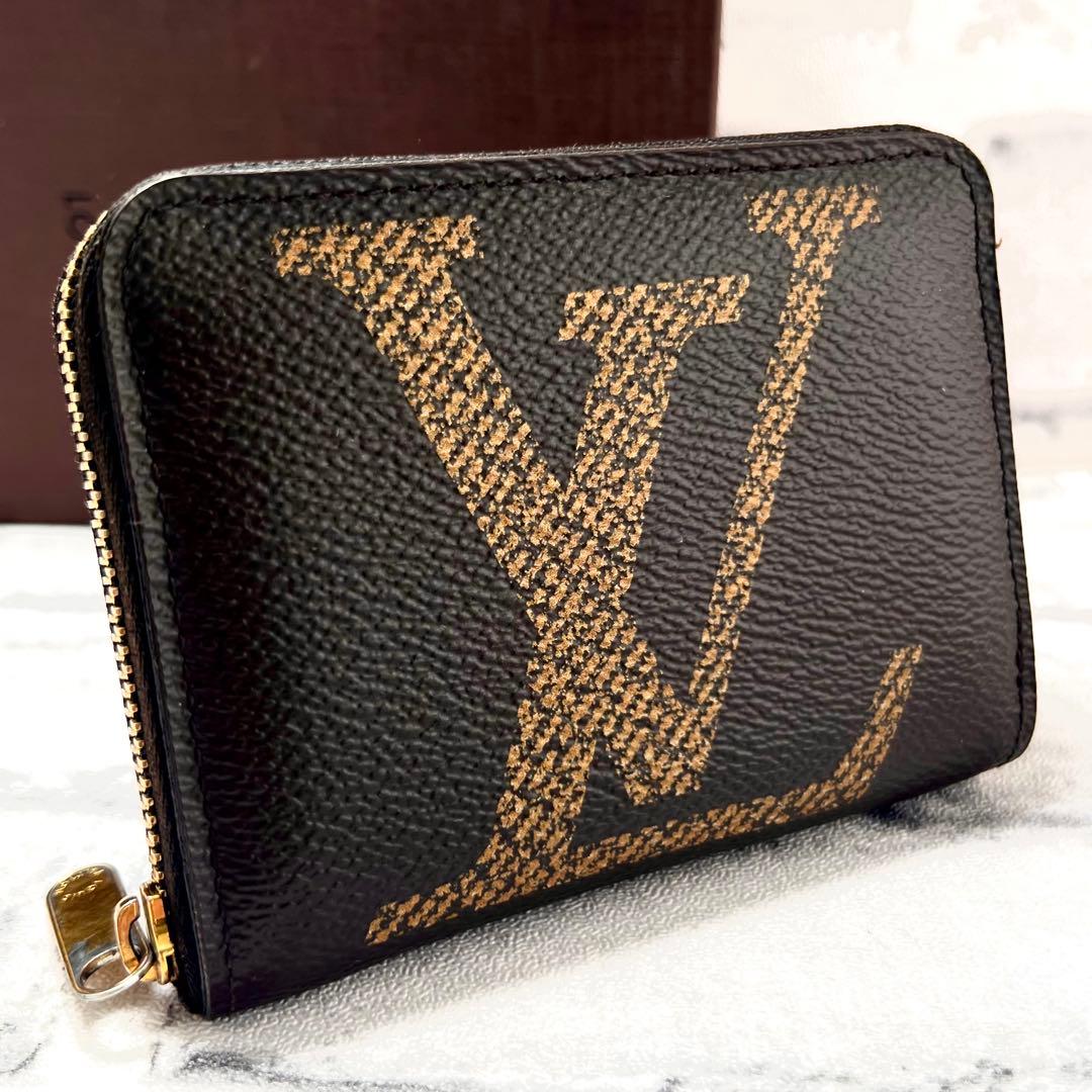 Louis Vuitton Shape Monogram Giant Zippy Coin Purse