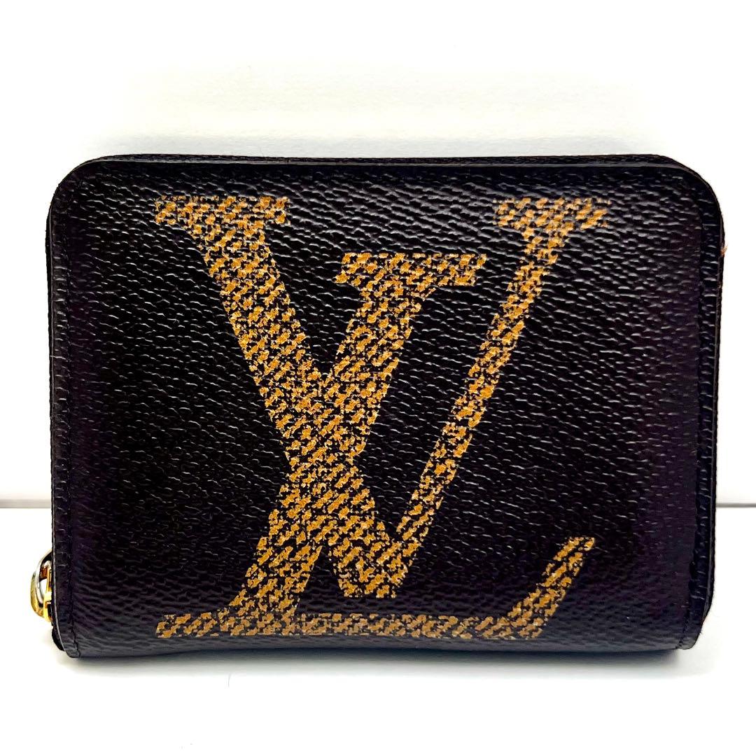 Louis Vuitton Shape Monogram Giant Zippy Coin Purse — view 4