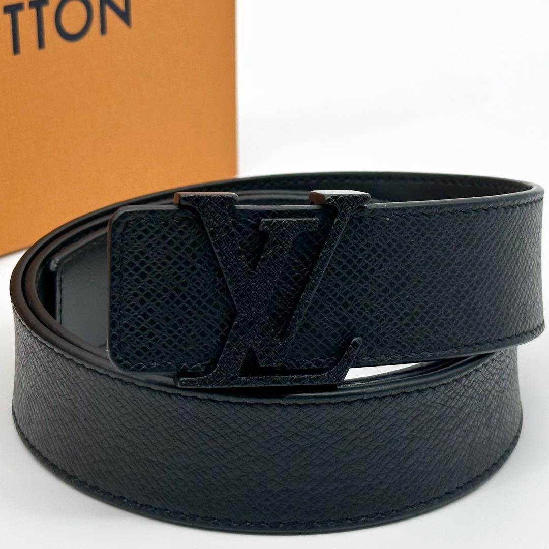 Louis Vuitton Ceinture LV Initial Taiga Black Belt — view 2
