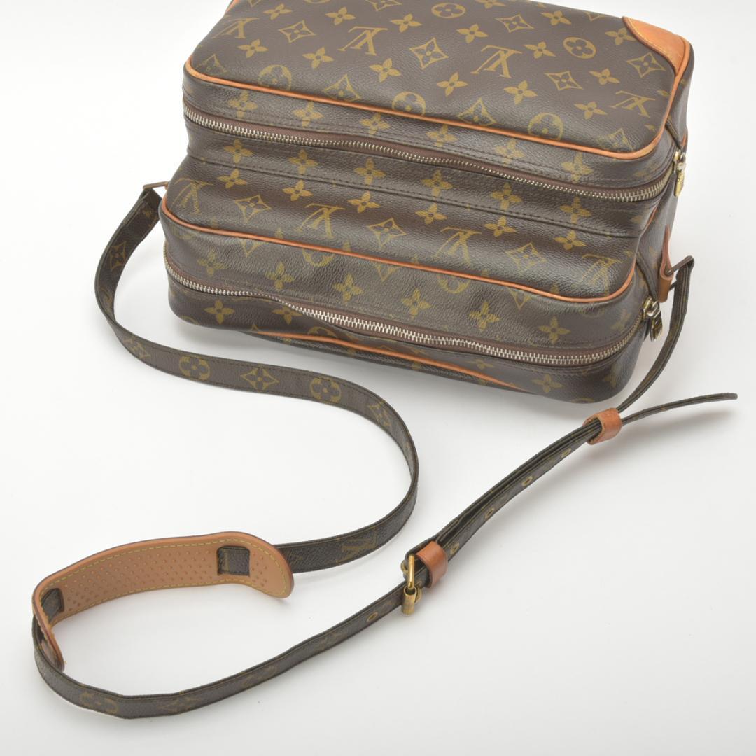 Louis Vuitton Nile Shoulder Bag Monogram Leather — view 4
