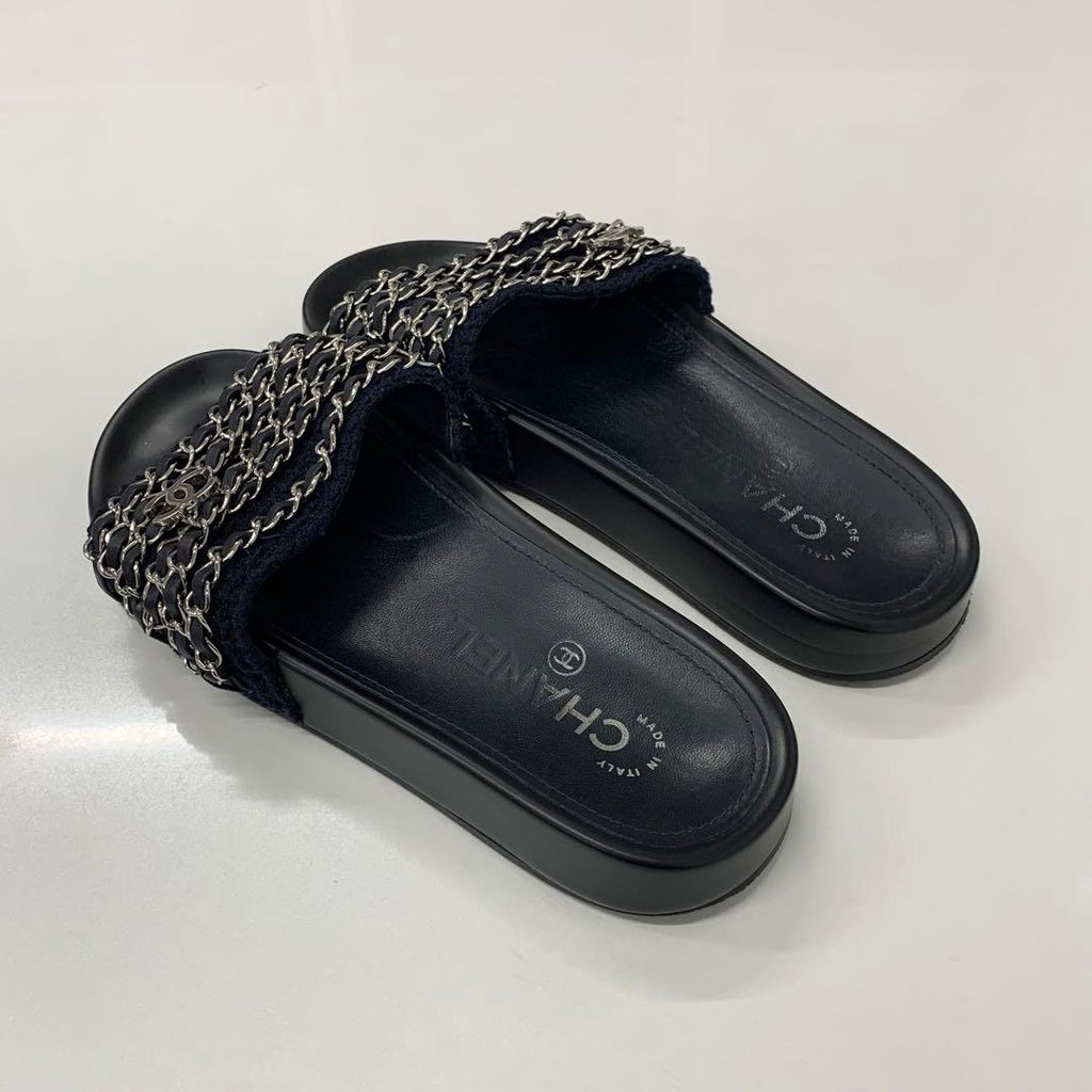 Chanel CC Logo Chain Fabric Leather Flat Sandals Navy — view 4