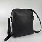 Louis Vuitton Super Taiga Grigori Shoulder Bag Black — view 3