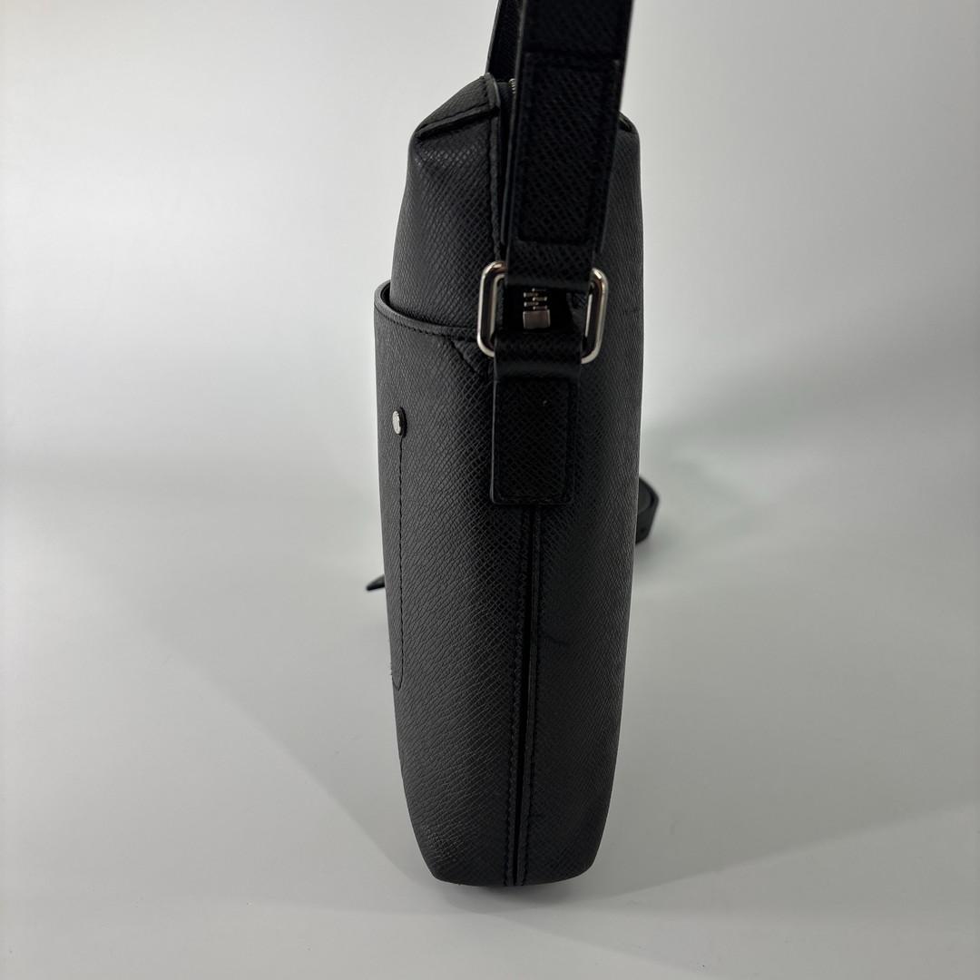 Louis Vuitton Super Taiga Grigori Shoulder Bag Black — view 5