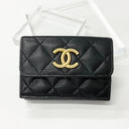 Chanel Caviar Leather CC Logo Small Wallet Foldable — view 2