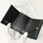 Chanel Caviar Leather CC Logo Small Wallet Foldable — view 5