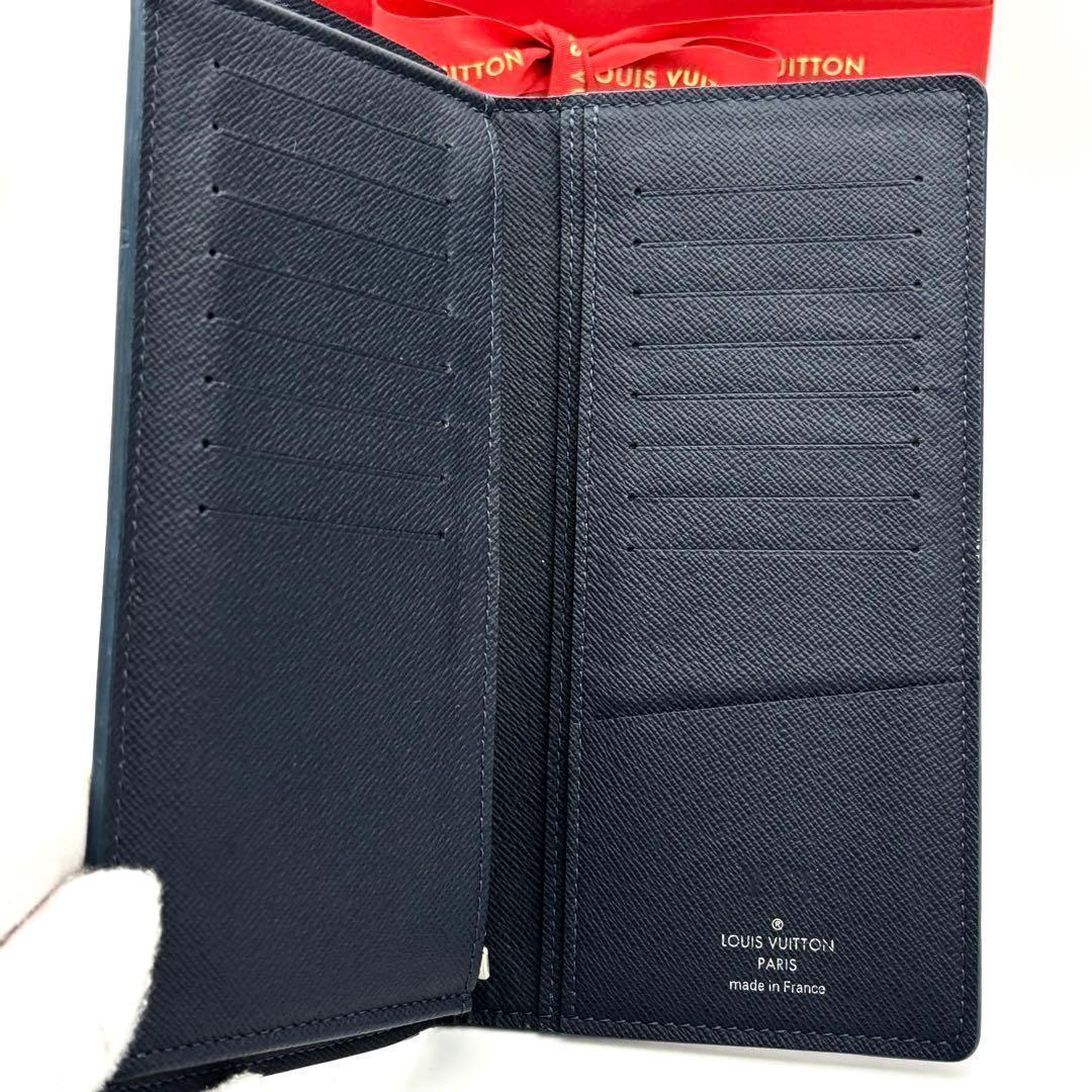Louis Vuitton Taiga Portefeuille Brazza NM Navy Wallet — view 3