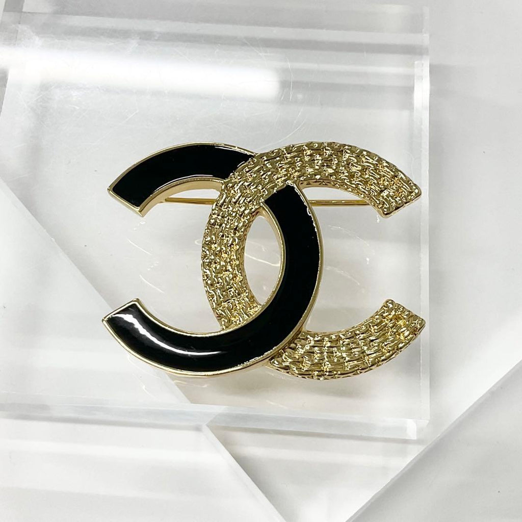 Chanel Brooch Heremark Gold Black — view 3