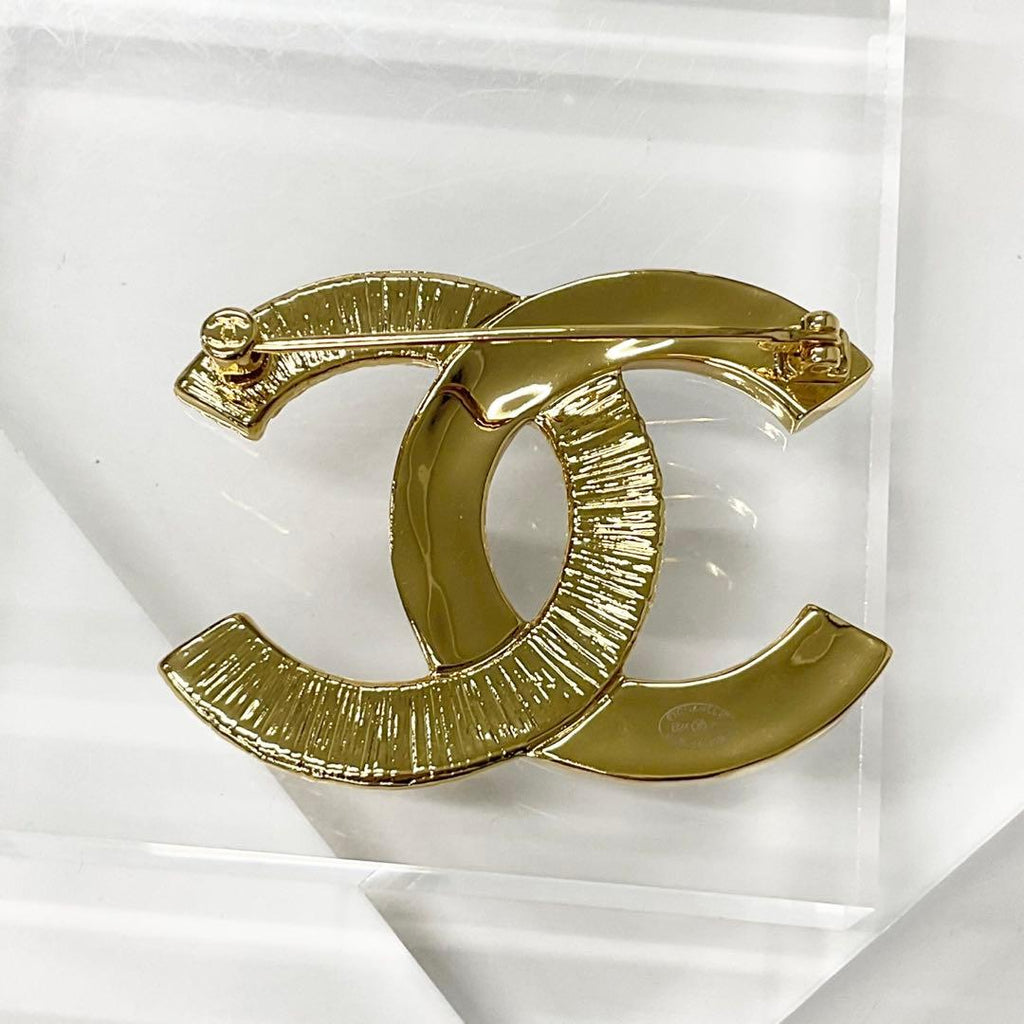 Chanel Brooch Heremark Gold Black — view 4