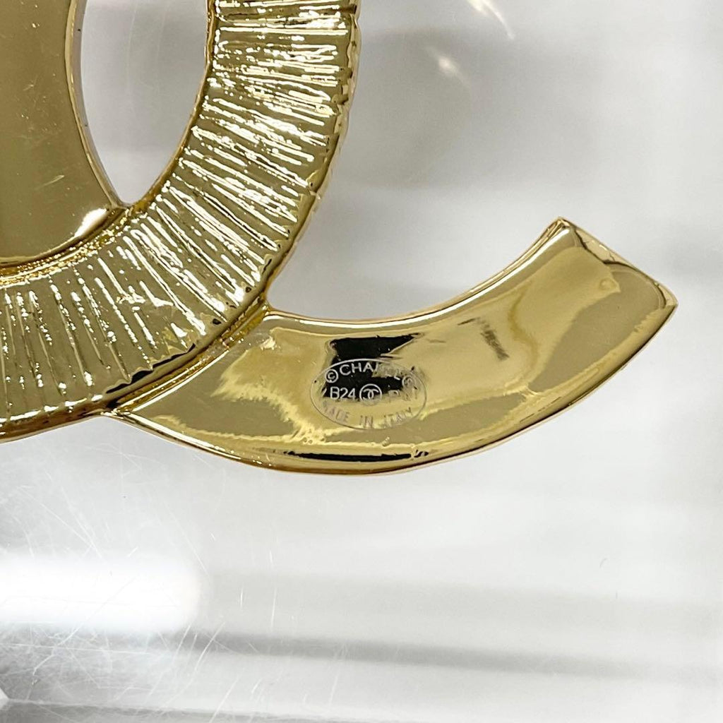 Chanel Brooch Heremark Gold Black — view 6