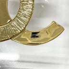 Chanel Brooch Heremark Gold Black — view 6