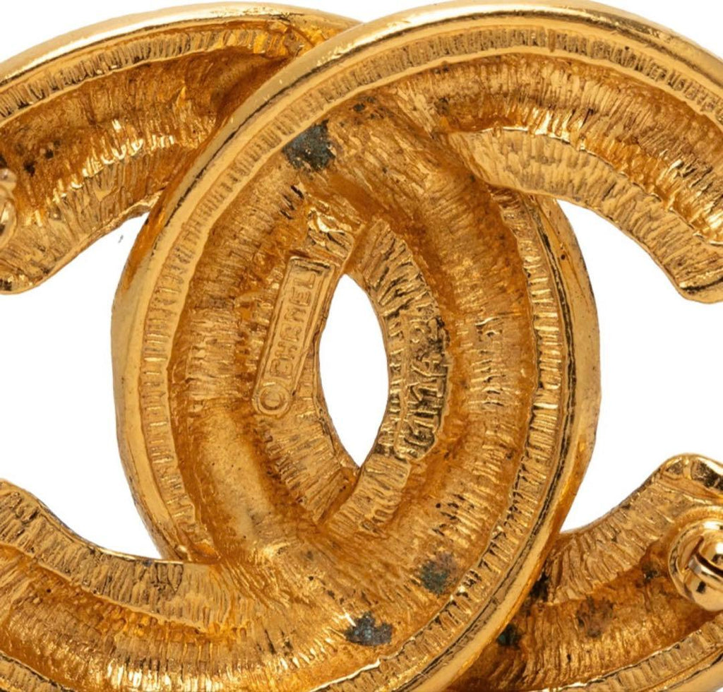 Chanel CC Logo Vintage Brooch — view 3