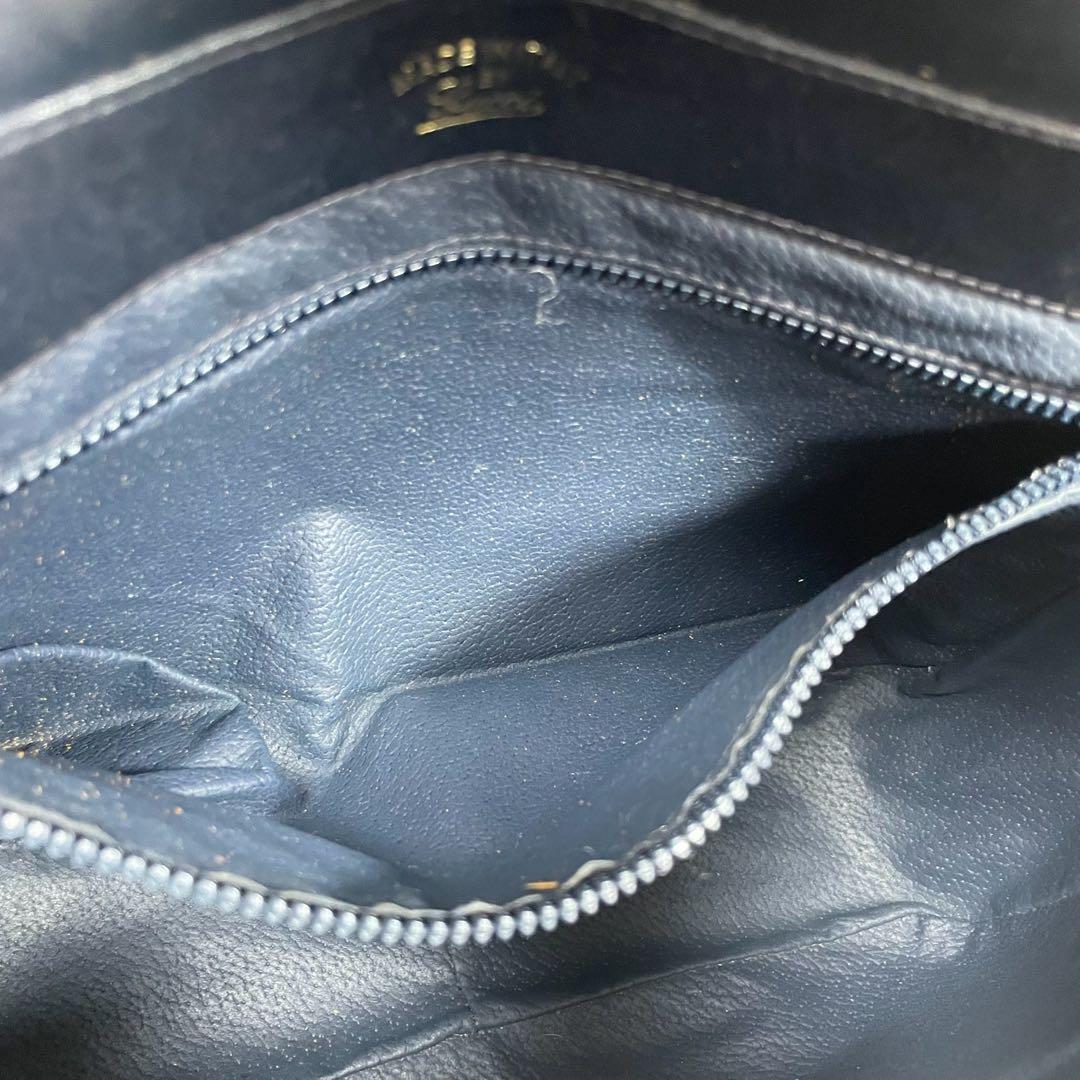 Gucci GG Shoulder Bag Navy Beige Logo Leather — view 6