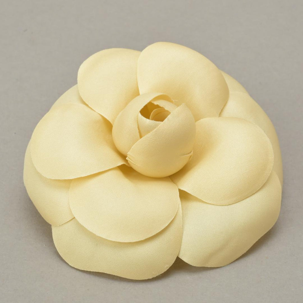 Chanel Camellia Brooch Corsage 8 Ivory White — view 3
