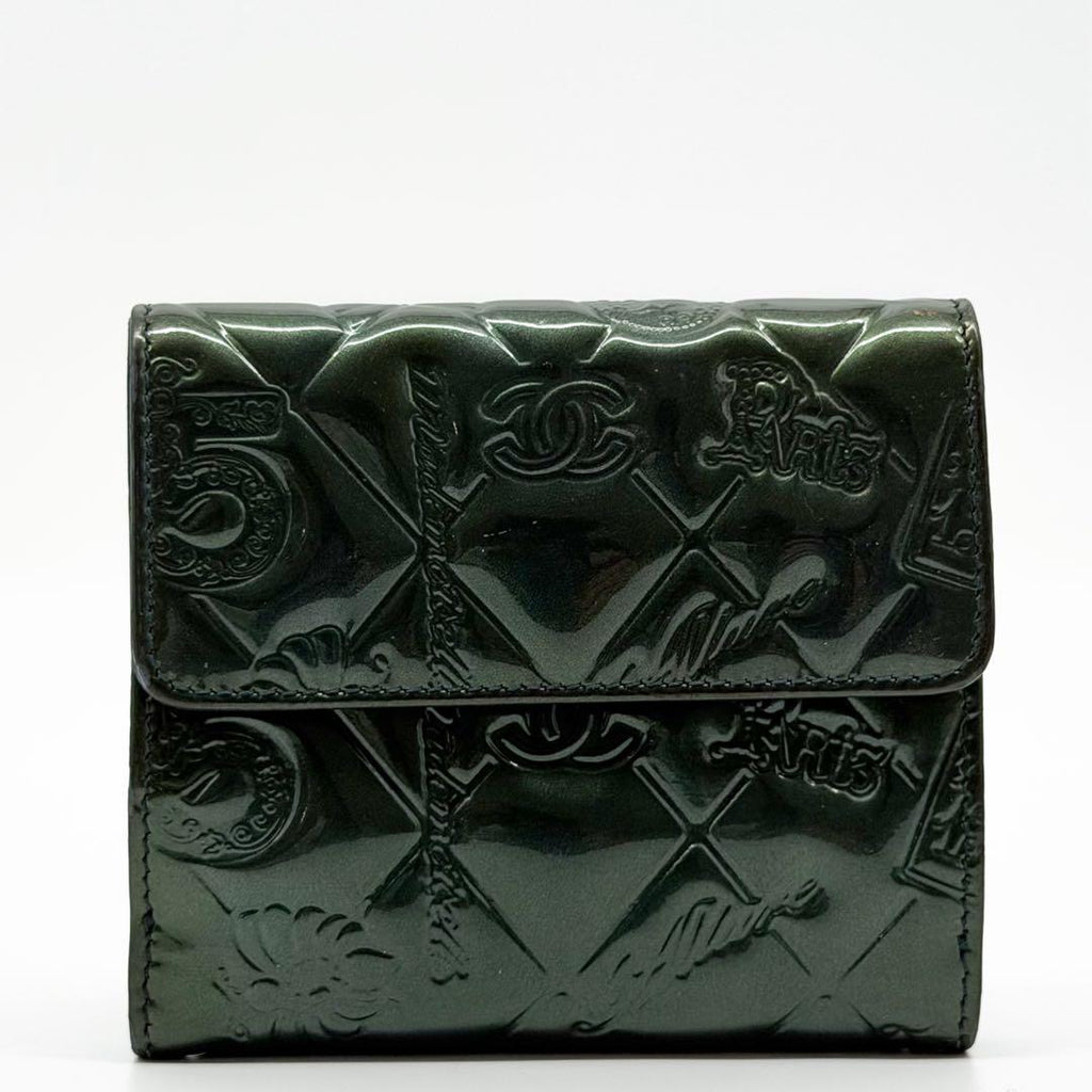 Chanel Icon Camellia Patent Leather Hook Bifold Compact Wallet