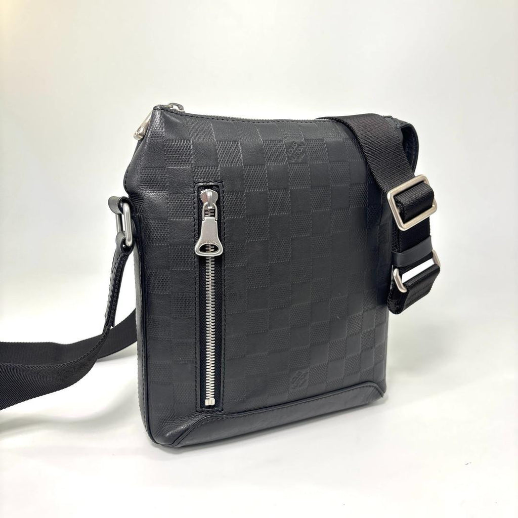 Louis Vuitton Damier Infini Messenger BB Shoulder Bag — view 3