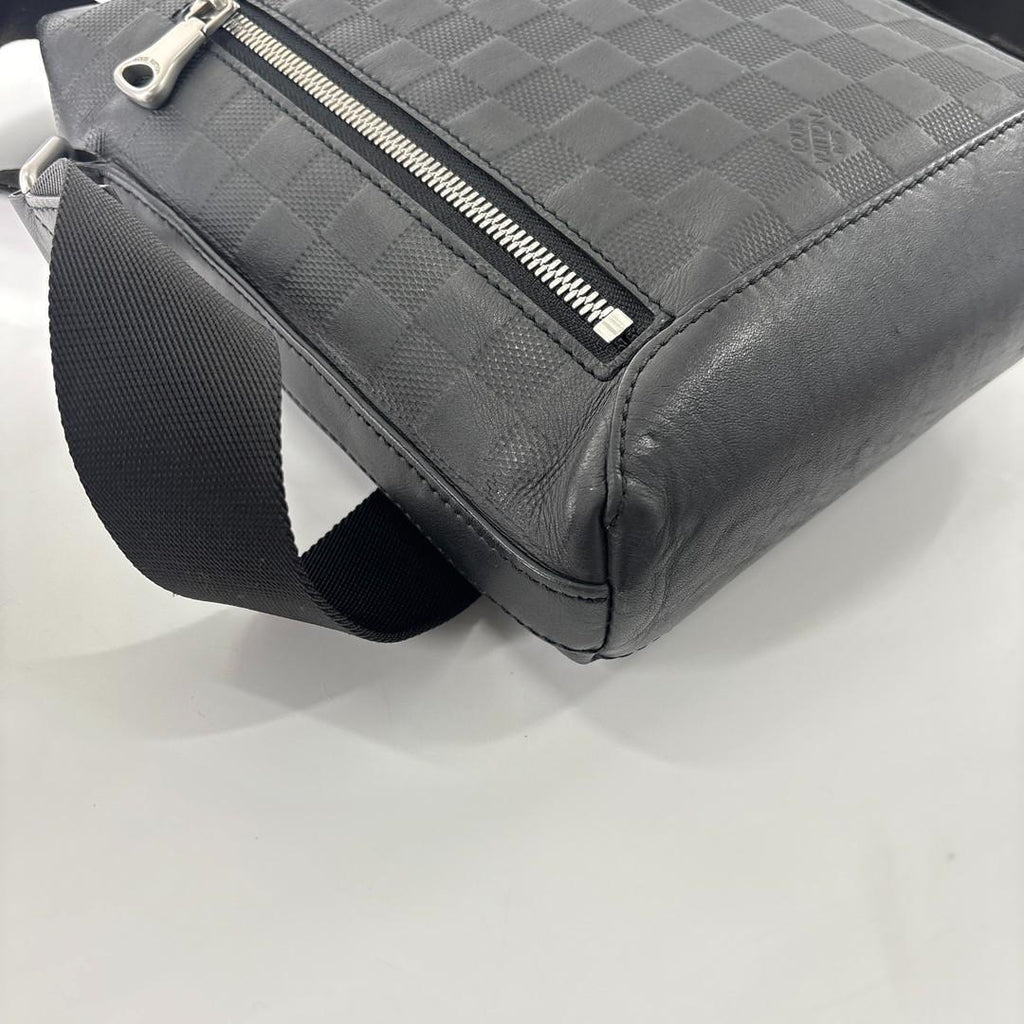 Louis Vuitton Damier Infini Messenger BB Shoulder Bag — view 7