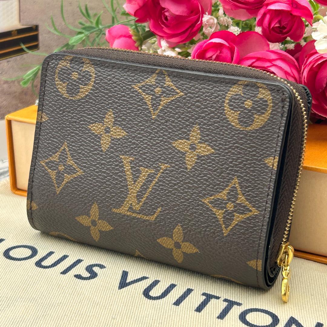 Louis Vuitton Portefeuille Lou Monogram Reverse Bifold Wallet — view 2