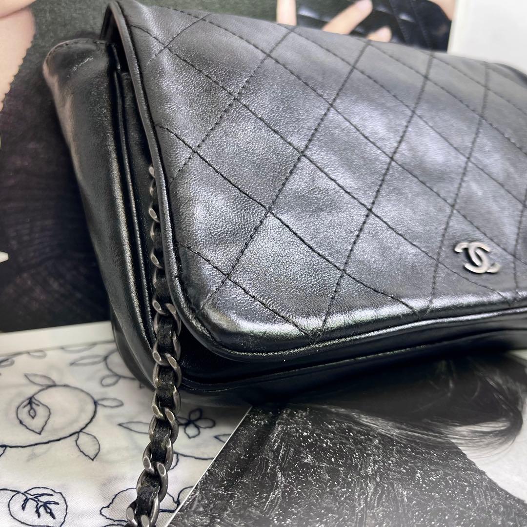 Chanel Chain Shoulder Wallet Quilted — view 4