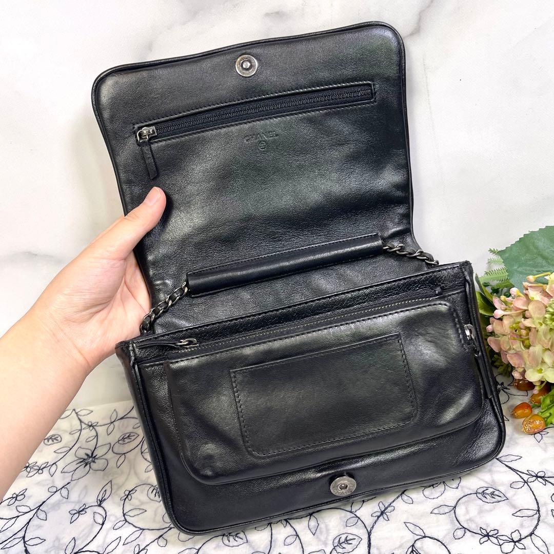 Chanel Chain Shoulder Wallet Quilted — view 9