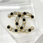 Chanel Brooch CC Logo Pearl Rhinestone Gold — view 2