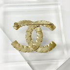 Chanel Brooch CC Logo Pearl Rhinestone Gold — view 3