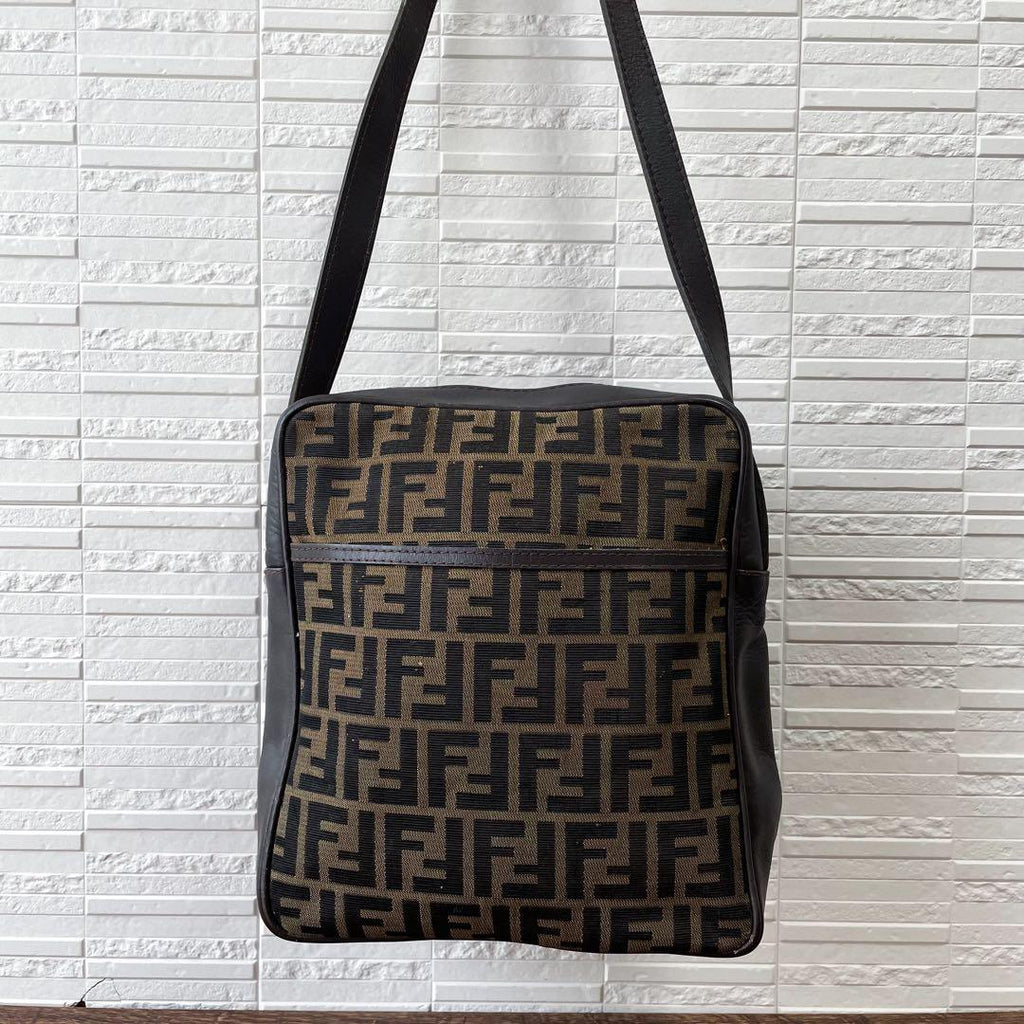 Fendi Canvas Leather Zucca Pattern Shoulder Bag Brown — view 3