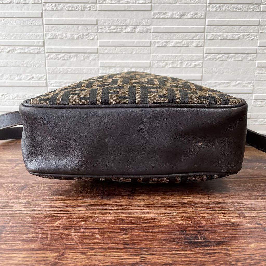 Fendi Canvas Leather Zucca Pattern Shoulder Bag Brown — view 5