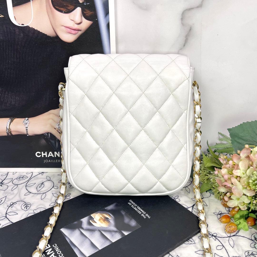 Chanel Vintage Turnlock Quilted — view 3