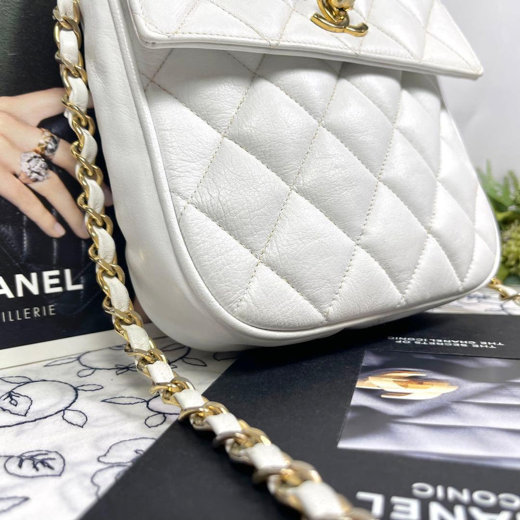 Chanel Vintage Turnlock Quilted — view 4