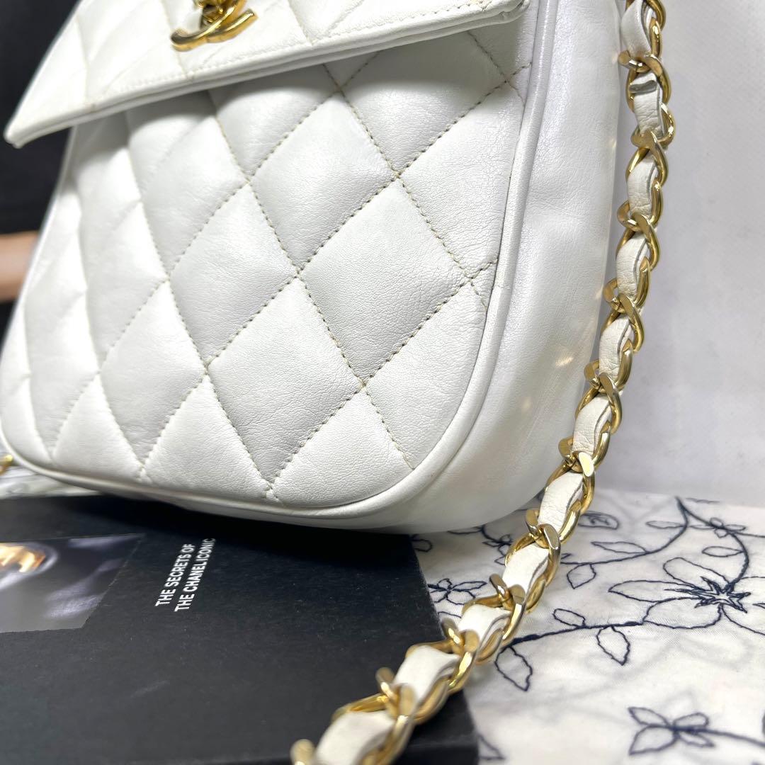 Chanel Vintage Turnlock Quilted — view 5