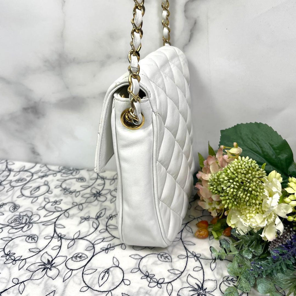 Chanel Vintage Turnlock Quilted — view 7