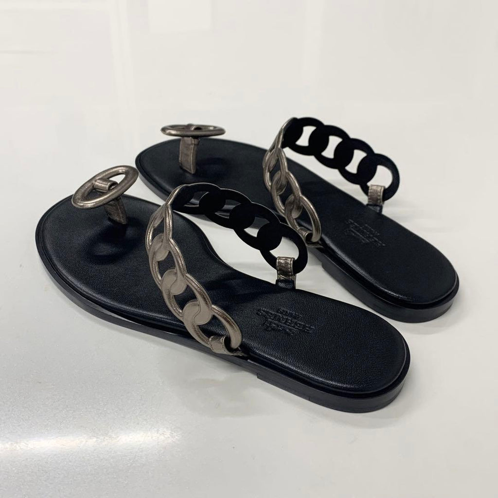 Hermes Eos Chaine D'ancre Leather Flat Sandals Black — view 4