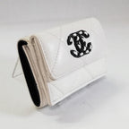 Chanel 19 Trifold Wallet Dizeneuf White — view 2