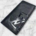 Louis Vuitton Epi LV Circle Portefeuille Plaza Black Wallet